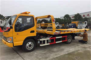 张湾哪里有拖车服务