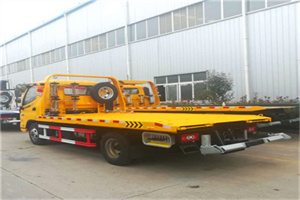 张湾附近拖车救援搭电